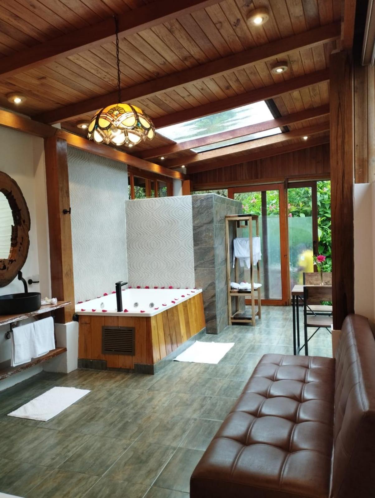Saguamby Mindo Lodge エクステリア 写真