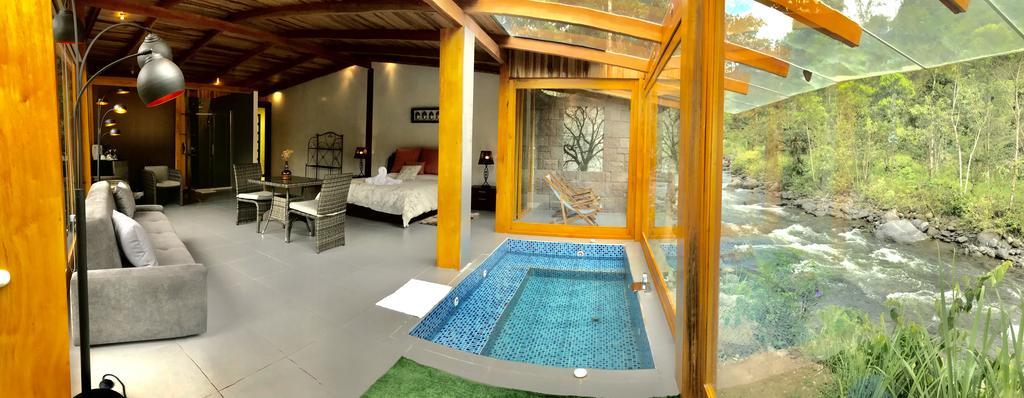 Saguamby Mindo Lodge エクステリア 写真